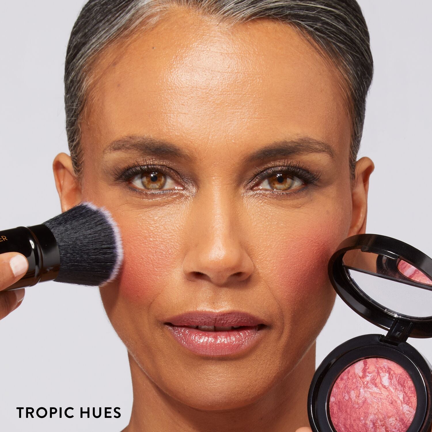 LG-BlushnBrighten-Application-Stephanie-TropicHues-A-ShadeCallout-ECommerce_JPG_aede3583-3383-4866-8b83-bdedd40097bf