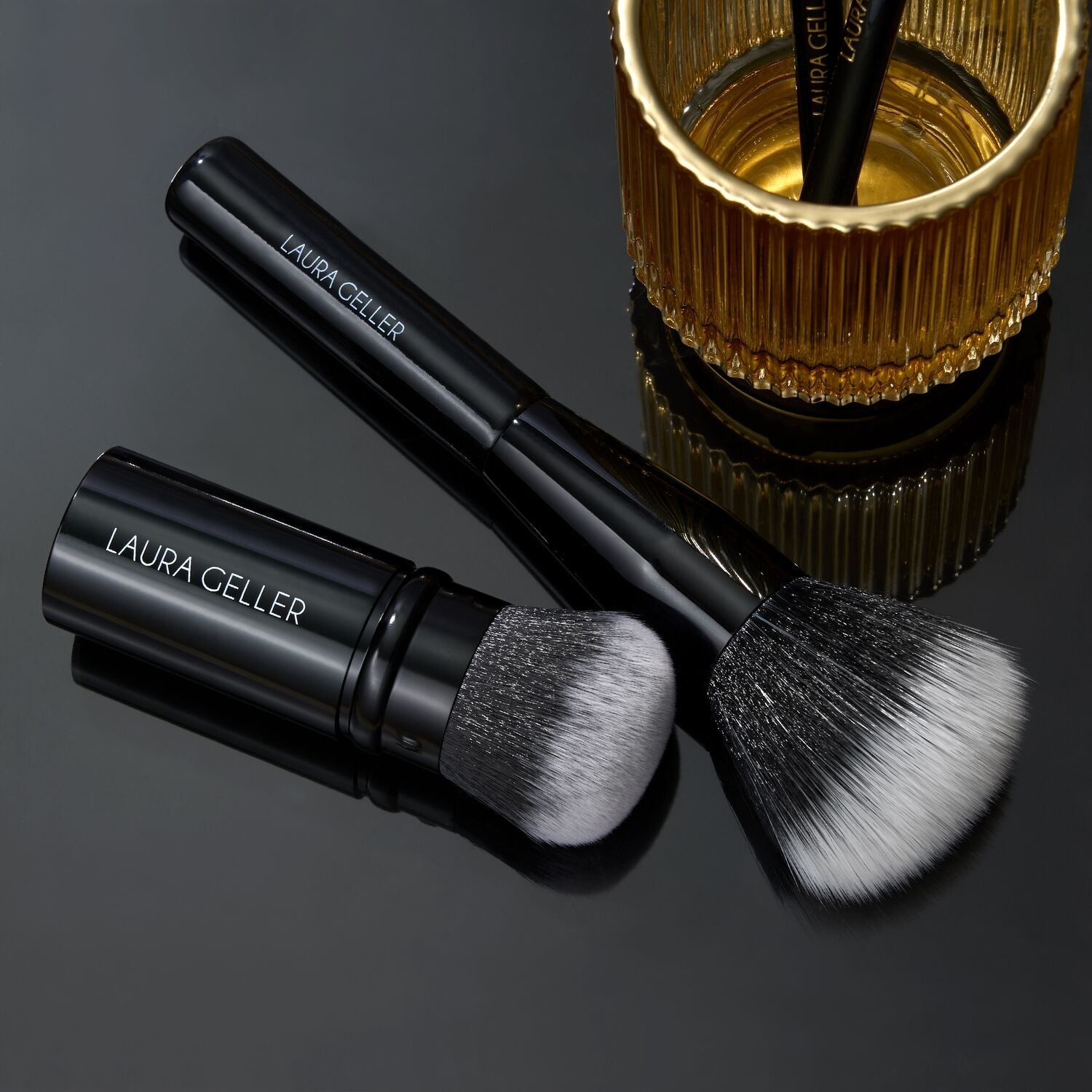 LG-Holiday2022-BetterTogether2PCBrushSetPDP_Lifestyle2-ECommerce_JPG_9ada8260-4250-4337-afb2-a5dec922c659