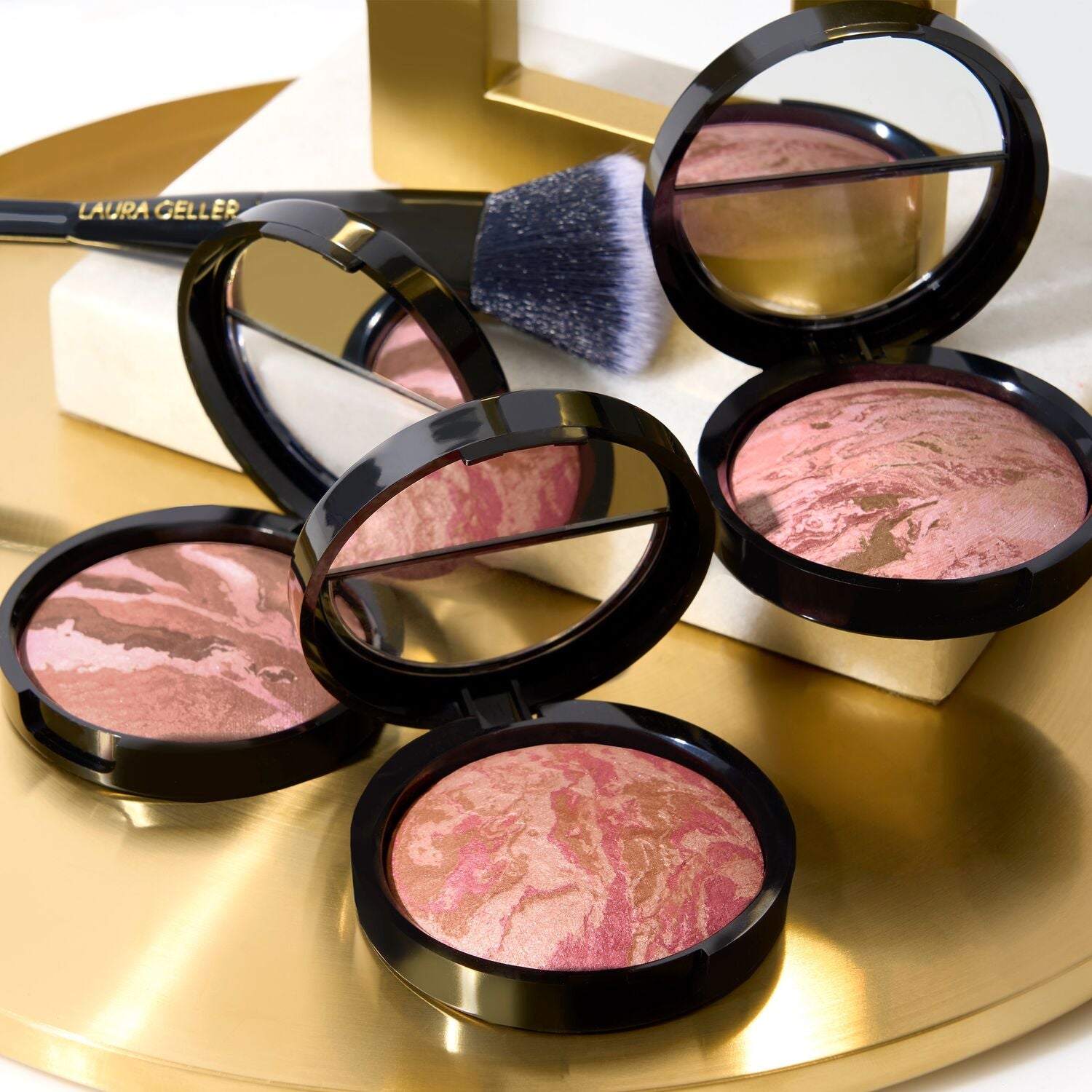 LG_BakedBlush-n-Bronze_LifestylewithBrush2-ECommerce_JPG
