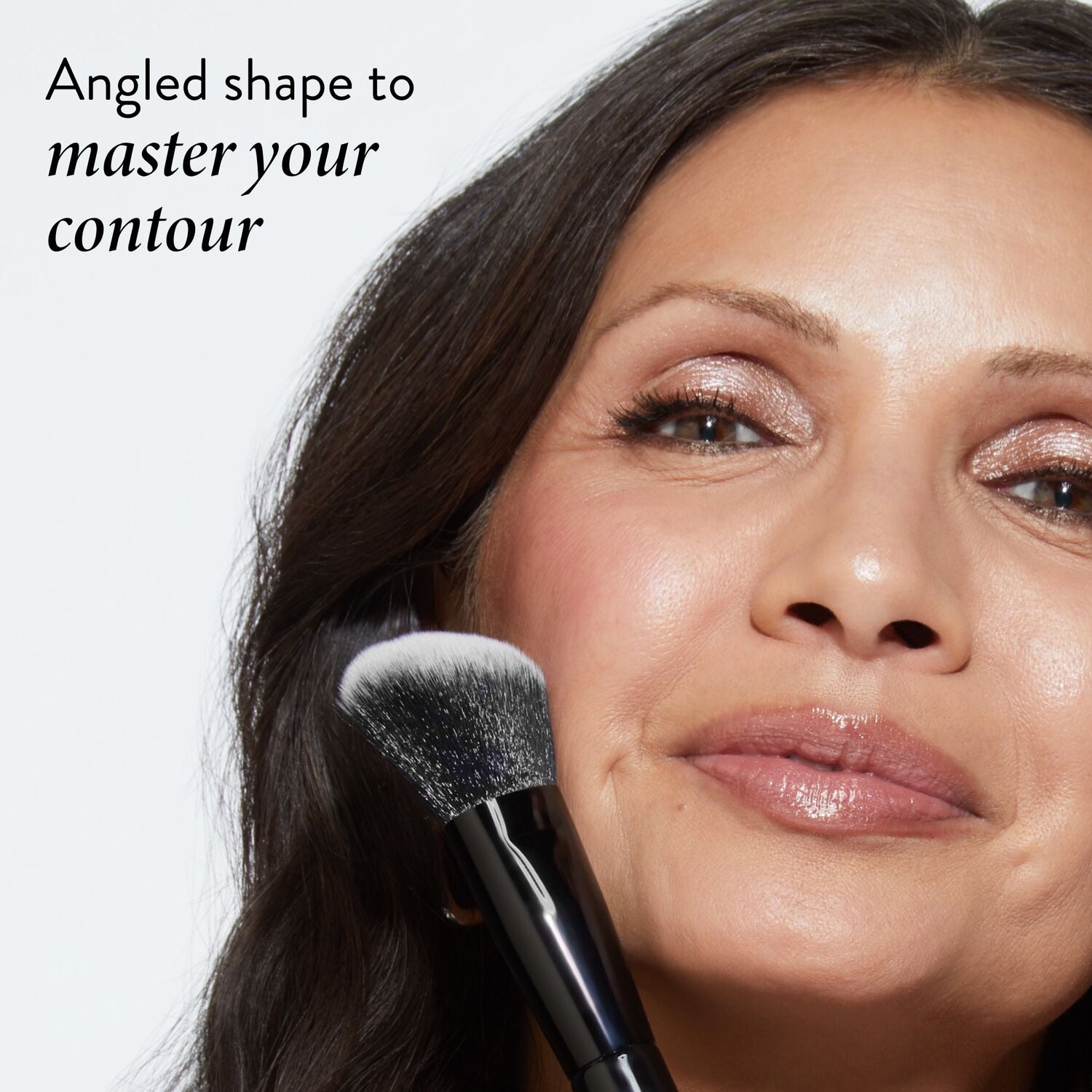 LG_BrushFranchisePDPUPDATE_AngledBlushBrush_MODELWCOPY2-ECommerce_JPG