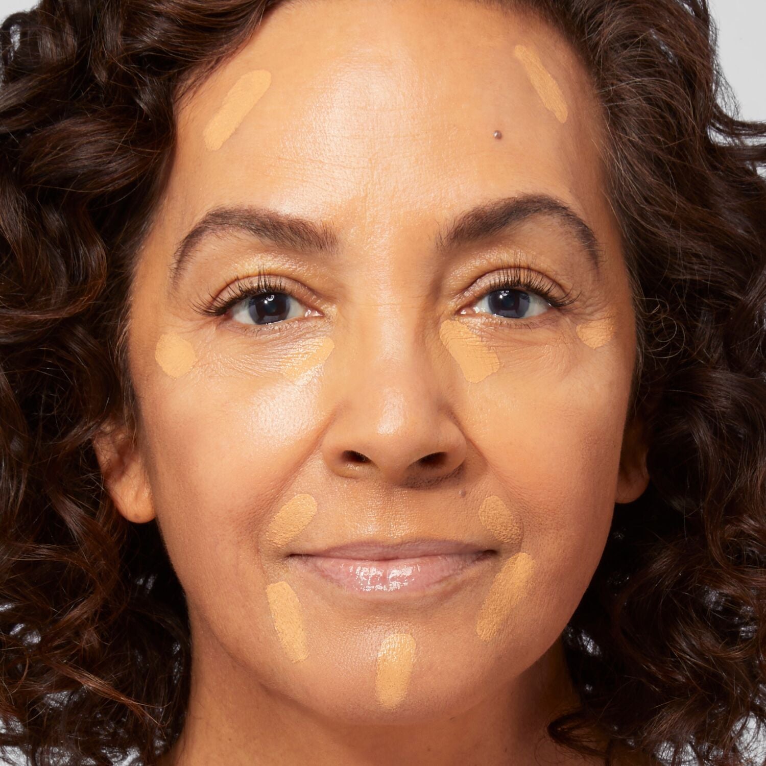 LG_Cancel-n-ConcealSkinPerfector_PDP_Model_4-ECommerce_JPG