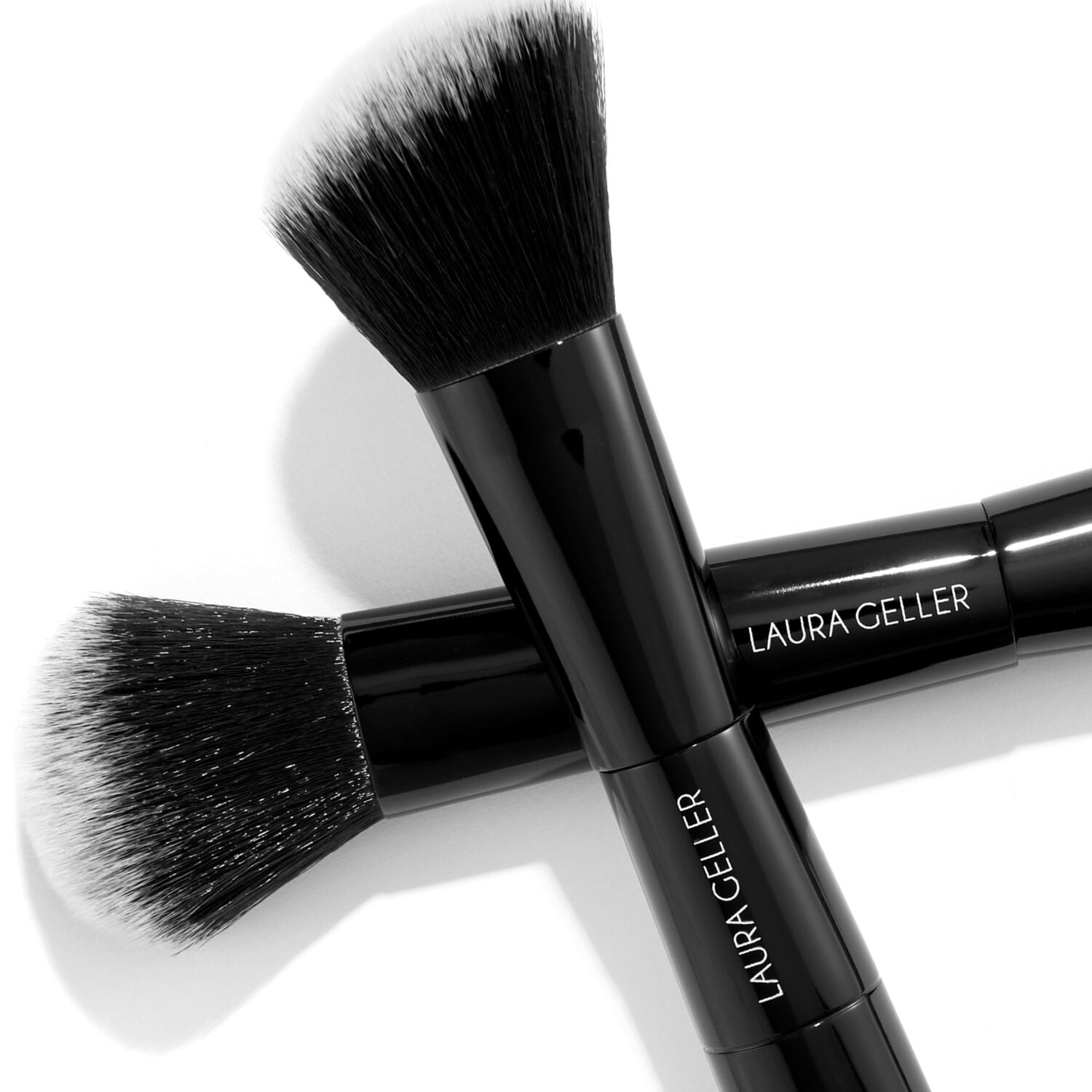 LG_DualEndedBlushBronzerBrush2024_LifestyleBrushMacro-ECommerce_JPG