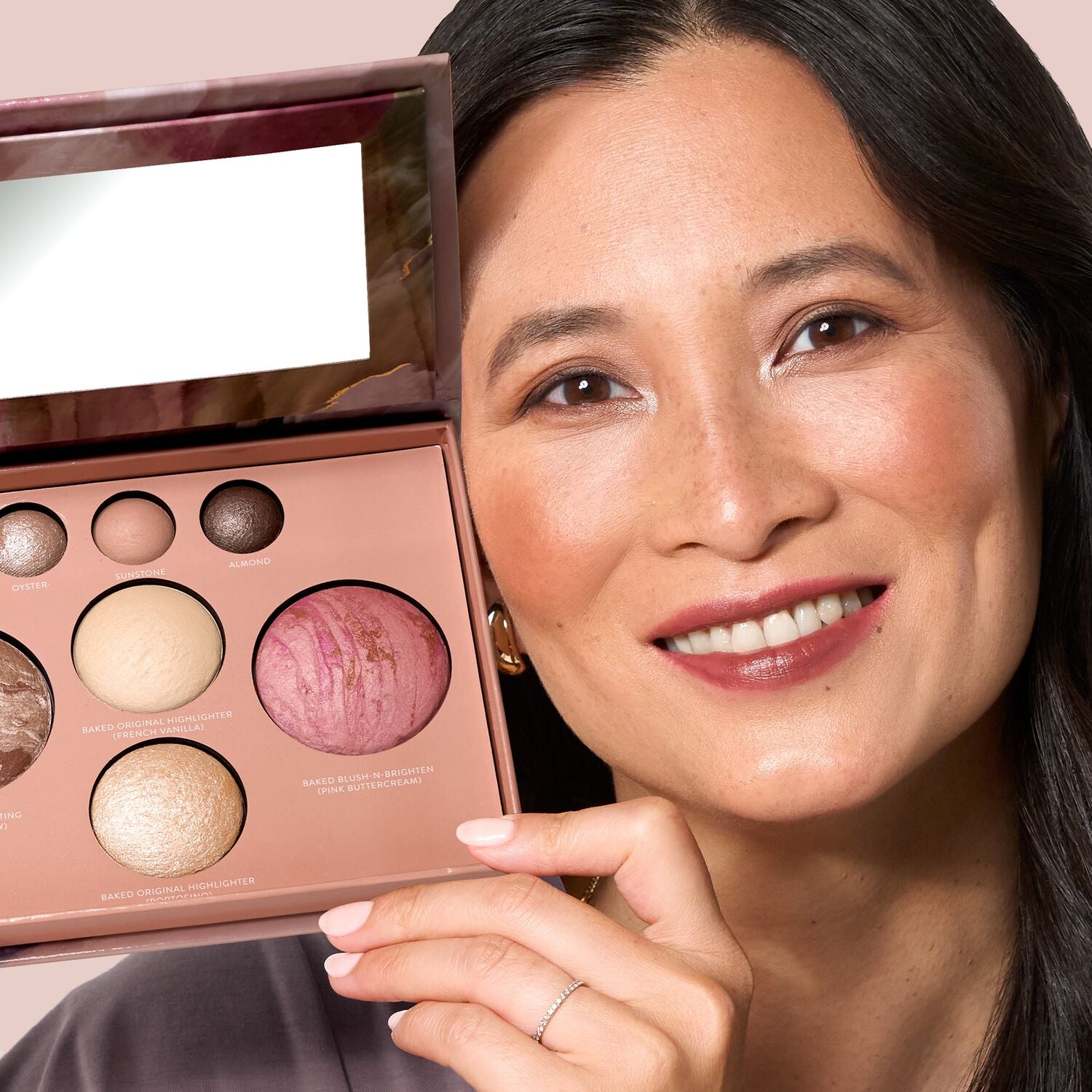 LG_EvergreenBundle_BakedStarterKit3PCBundle_Model_Lifestyle1-ECommerce_JPG