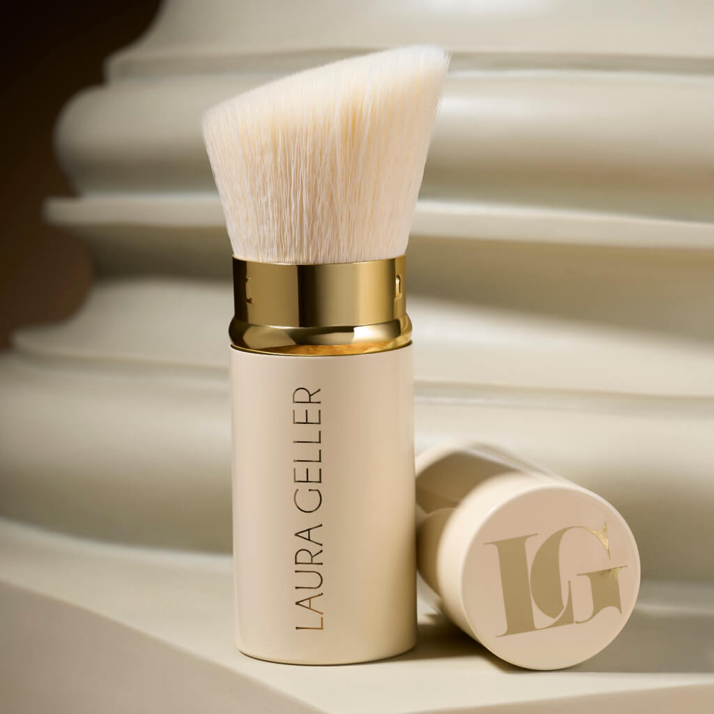 LG_Holiday_24_Retractable_Angled_Kabuki_Brush_Lifestyle_01