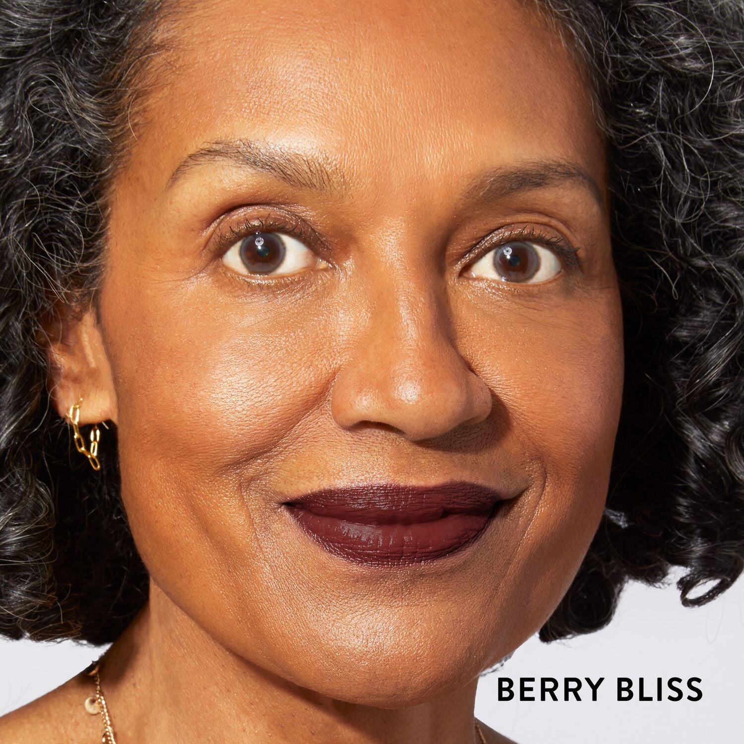 LG_ModernClassicCreamLipstick_BerryBliss_Model-ECommerce_JPG