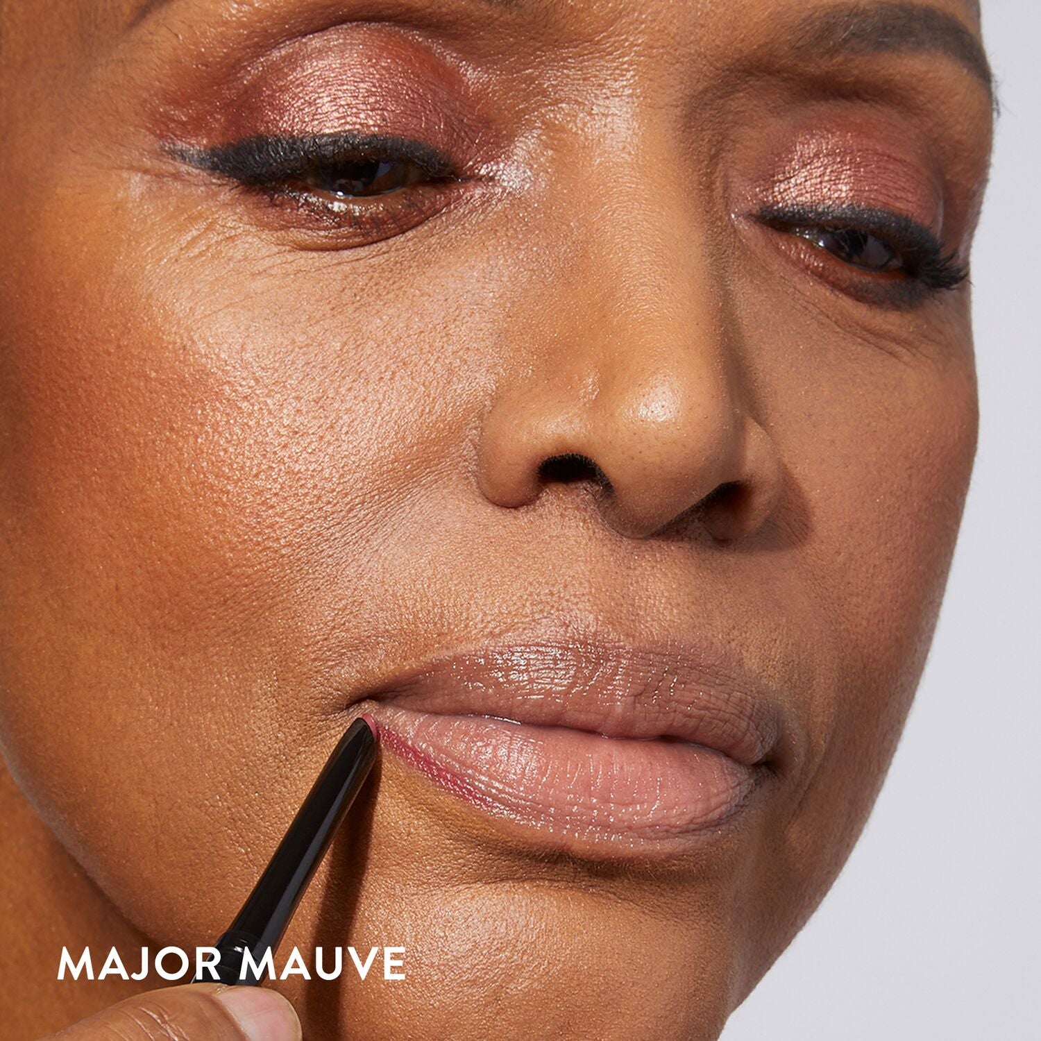 LG_ModernClassicLipLiner_MajorMauve_ModelShadeCallout-ECommerce_JPG_1