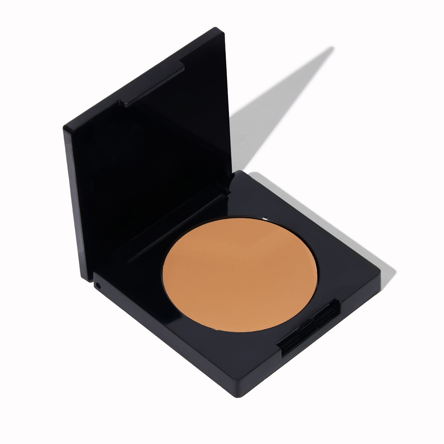 LG_Seamless_Full_Coverage_Concealer_PDP_Fenty_Shot_Medium-ECommerce_JPG
