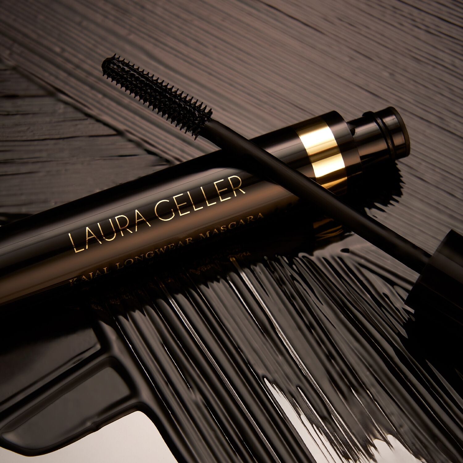 LauraGeller_KajalMascara_LifestylewithTexture-ECommerce_JPG