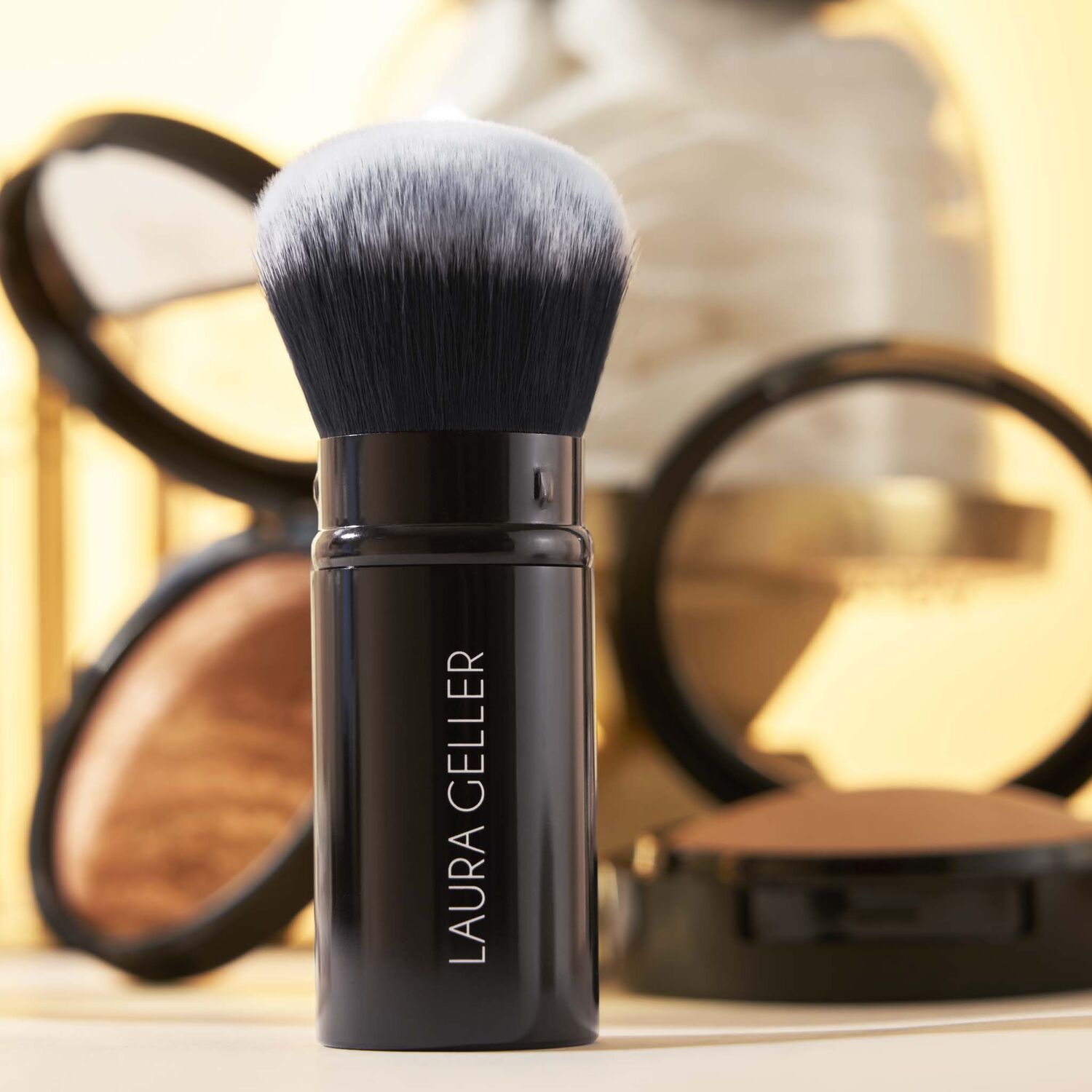 LauraGeller_RetractableAirbrushKabukiBrush_Lifestyle1-ECommerce_JPG